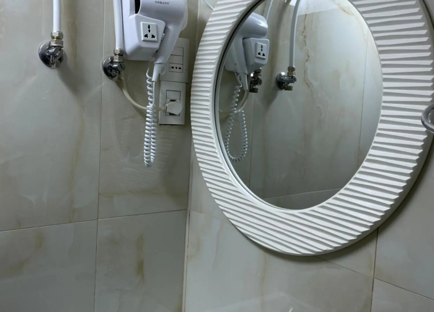 Destinacion Central Room Tiran 0*,