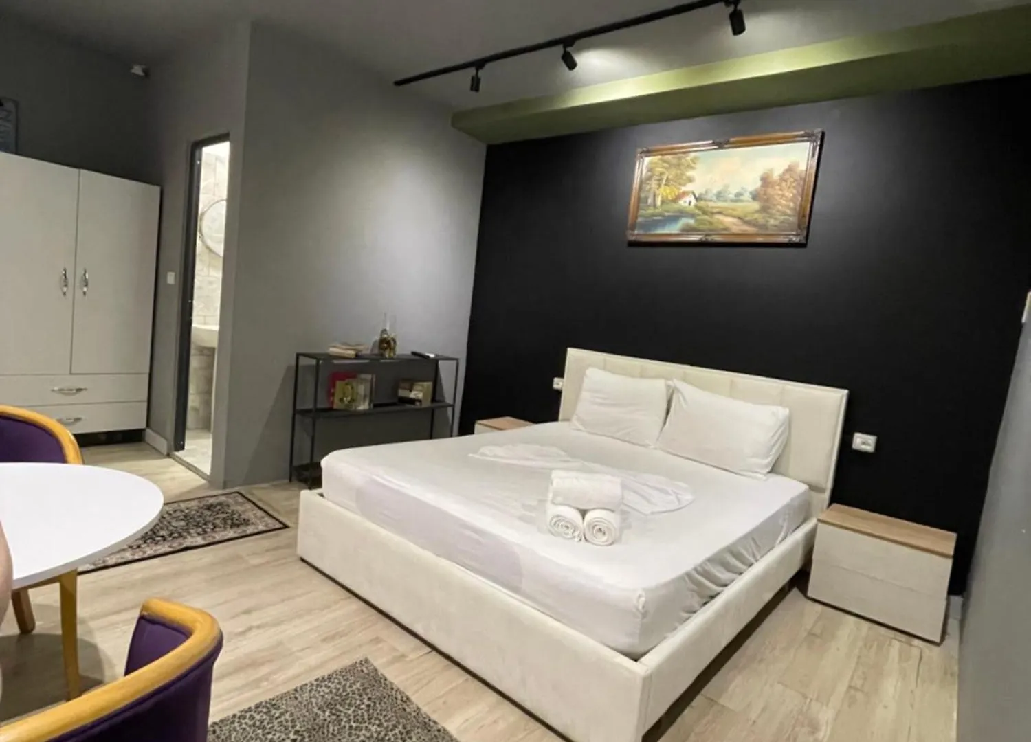Destinacion Central Room Tirana