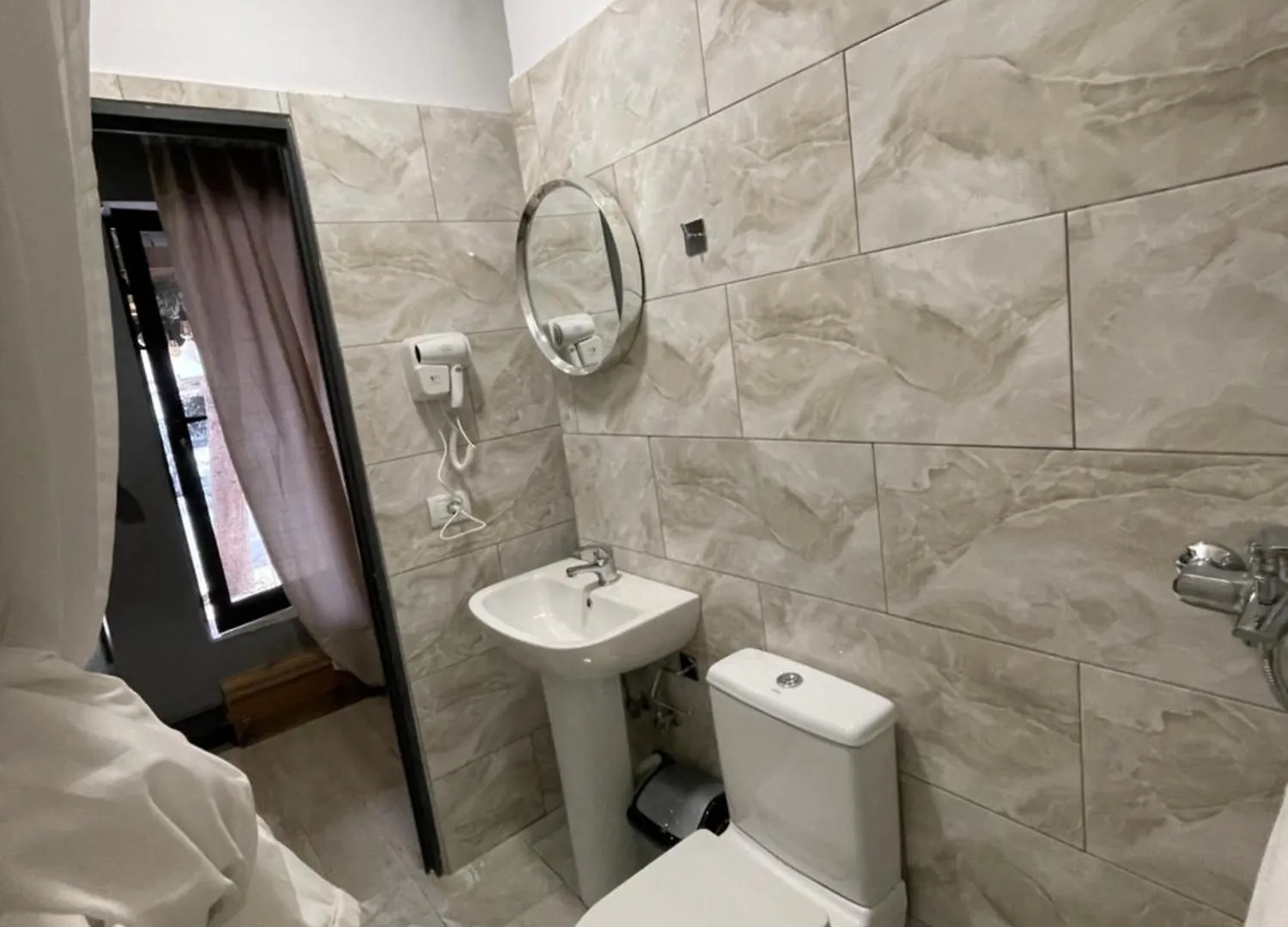 Destinacion Central Room Tirana